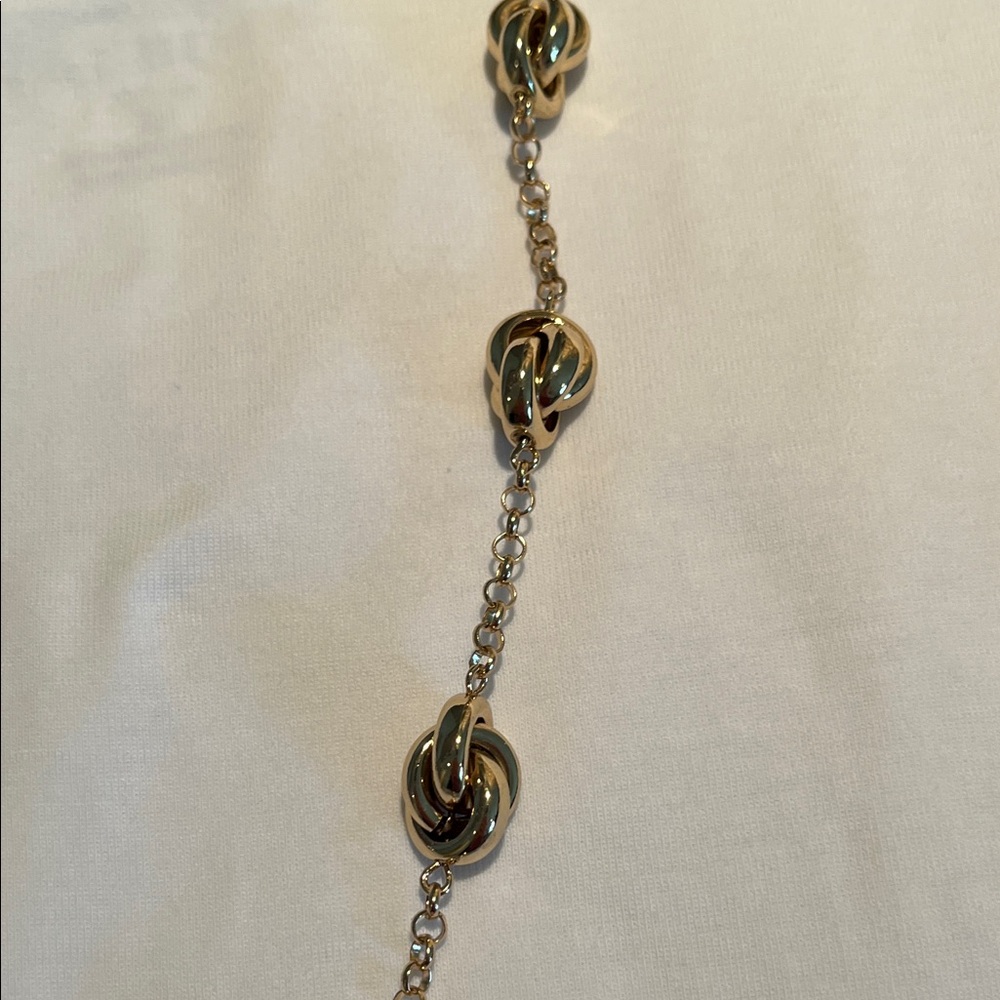 Elegant Gold Knotted Chain and Turquoise Colored Pendant with Tassel Necklace - Picture 4 of 9